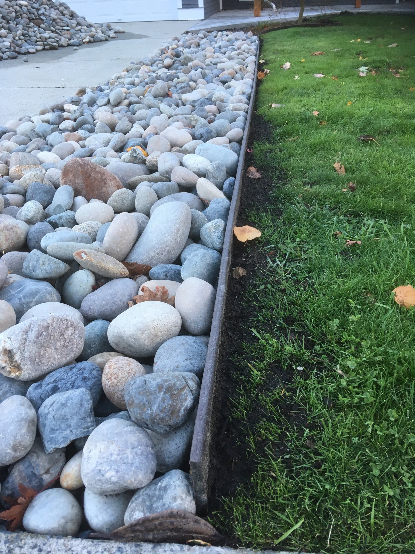 Bender Board - 1"x4"x20' Landscape Edging or Non Stick Form Board - 100% Recycled Plastic with UV Protection