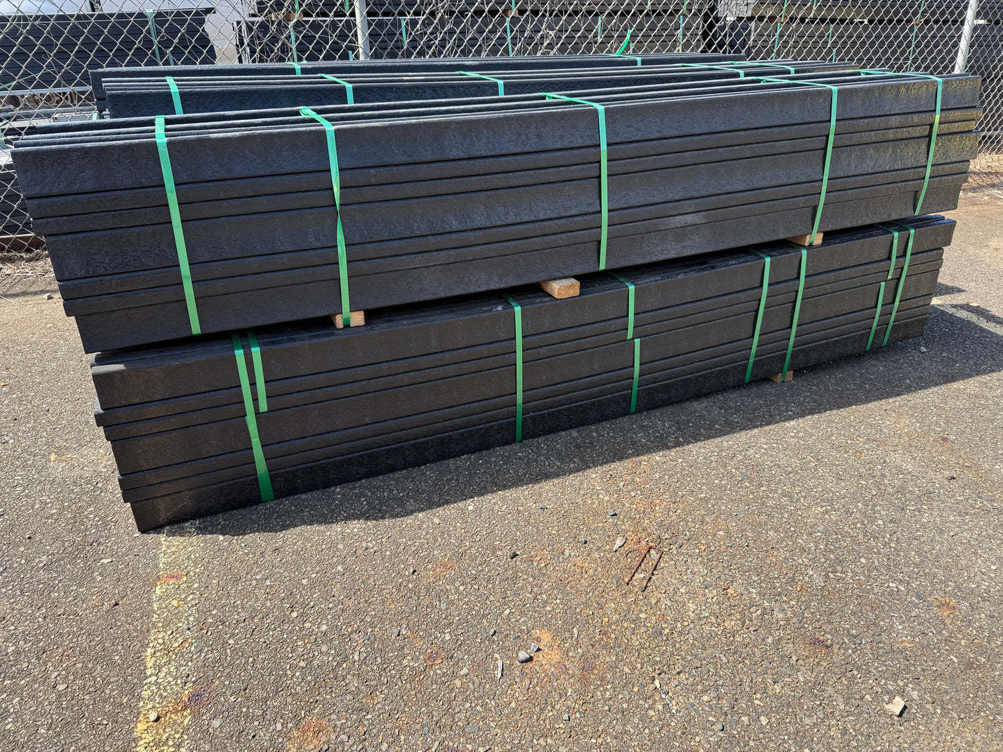Bender Board - 2"x4"x8' No Joint - Landscape Edging, Synthetic Turf Nailer Board - 100% Recycled Plastic with UV Protection